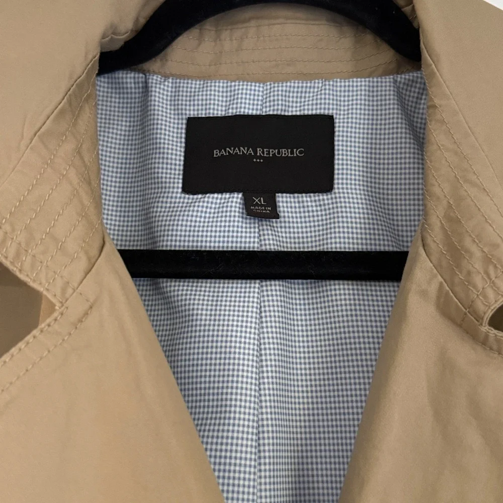 Banana Republic Beige Trench Coat with Belt - Picture 2 of 4